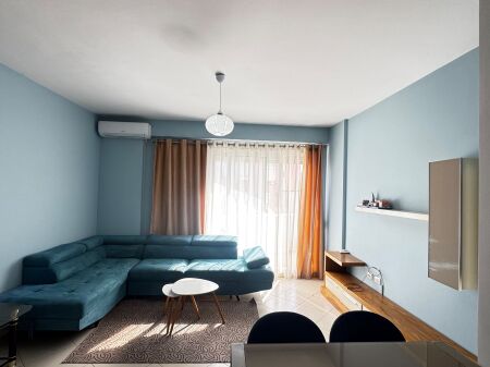 Apartament 1+1 me qira prane 21 Dhjetorit