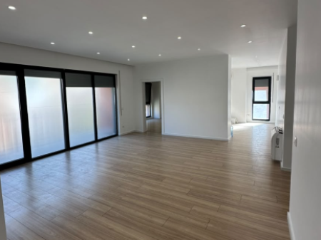 JEPET ME QIRA AMBIENT ZYRASH 140 M² – MYSLYM SHYRI
