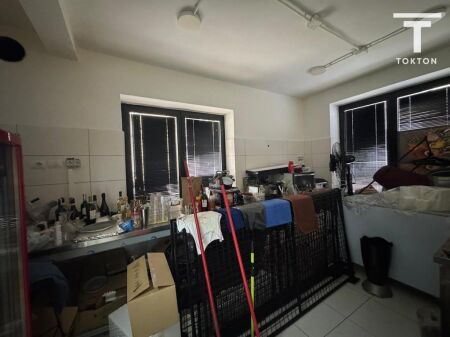 For sale, Commercial space 📍Rruga Komuna e Parisit, Tiranë.