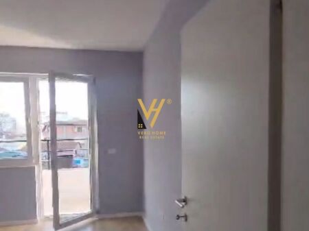 OFFICE FOR RENT 80 M2 AT PAZARI I RI 60,000 LEKE