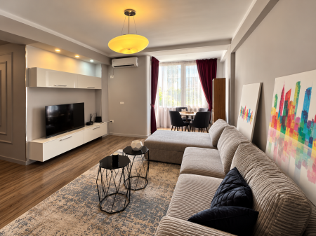 Shitet, Apartament 1+1, Blloku, Tiranë.