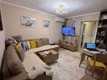 Shitet apartament 1+1 i konvertuar ne 2+1 tek Liceu Artistik , Stadiumi Arena , Rruga e Elbasanit , Ambasada Amerikane .