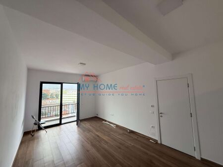 Office for Rent Pharmacy 10 Tirana
