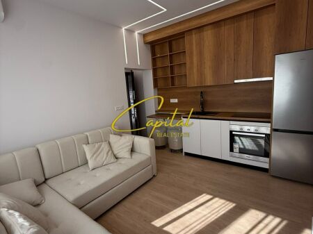 APARTAMENT ME QIRA 1+1 MYSLYM SHYRI 85.000 LEKE