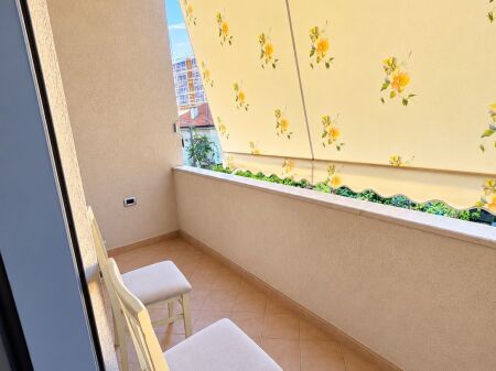 Apartament 2+1 tek Pazari i Ri