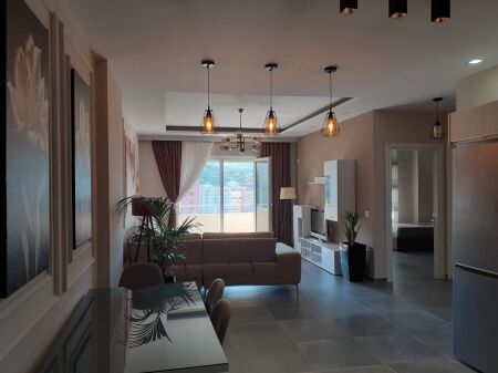 Shitet Apartament 2+1 – Pranë Pasticeri Elezaj, Vlorë