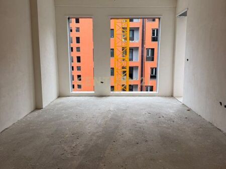 Shitet Apartament 1+1 Ring Side Residence Paskuqan 93,000 €