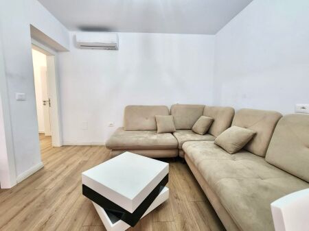 # FOR RENT: 2+1 📍Petro Nini - Lake Area, Blloku | 2nd Floor | Area: 60m² - 100% Fully Furnished | 60,000 ALL/Month