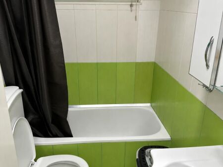 🏡 APARTAMENT 2+1 ME OBORR PRIVAT PRANË STADIUMIT NIKO DOVANA – DURRËS