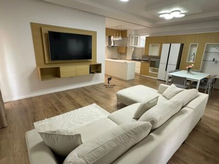 APARTMENT FOR RENT 3+1+2+2 PARKING SPACES DRY LAKE 130,000 LEKE FH-100174