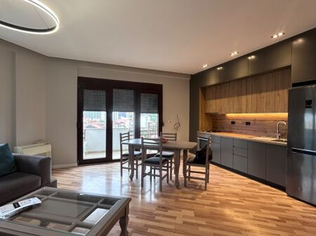 APARTAMENT ME QIRA NE ASTIR