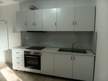 Appartamento 1+1 in affitto, Rruga e Kavajes, Globe, Tirana.